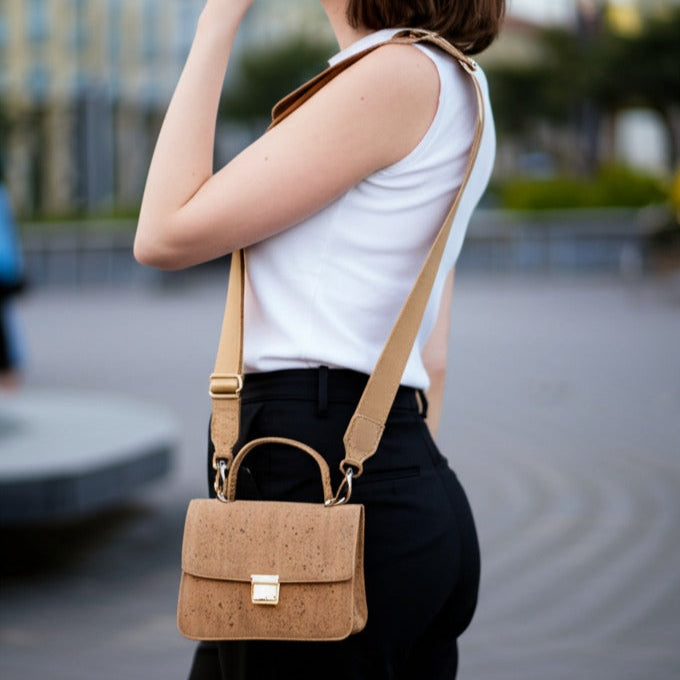 Chic Natural Cork Crossbody Bag with Gold Clasp BAG-2322