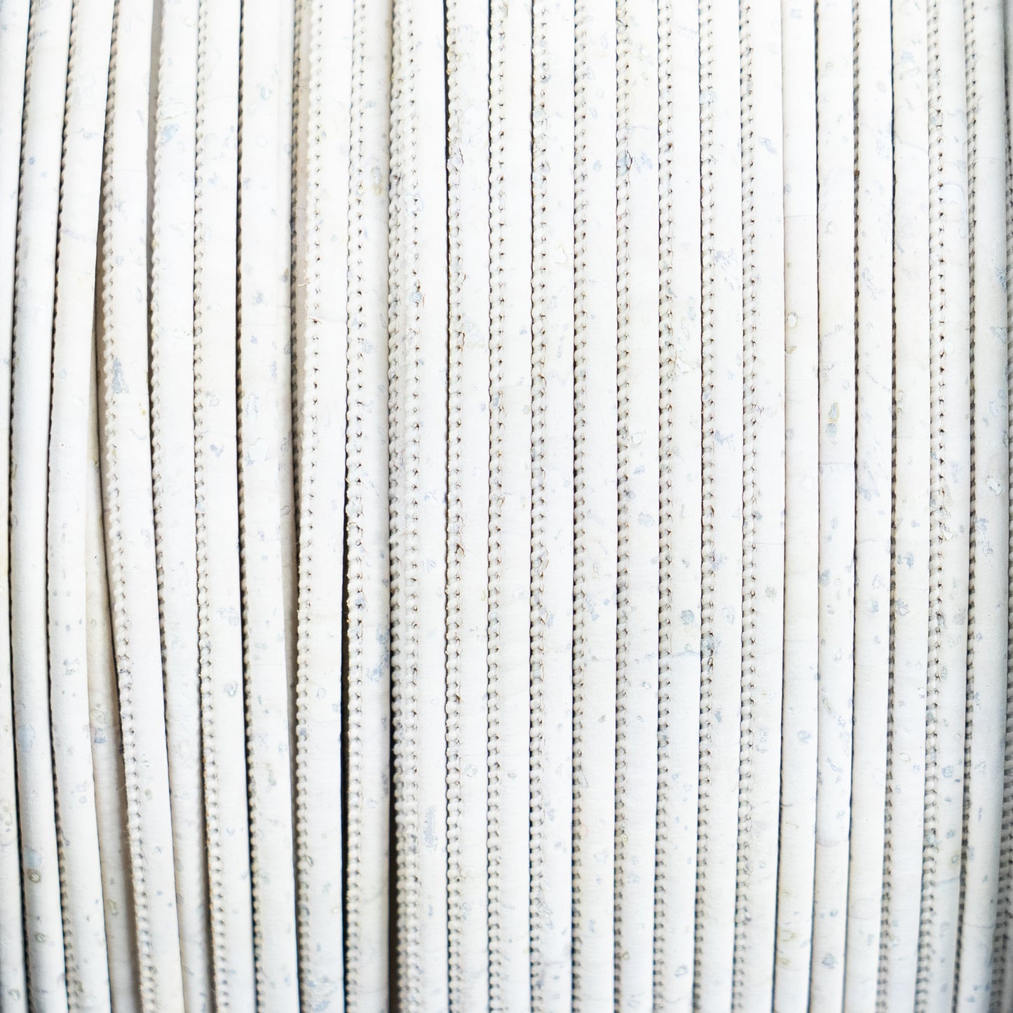 White 3mm round cork cord COR-649(10 meters)