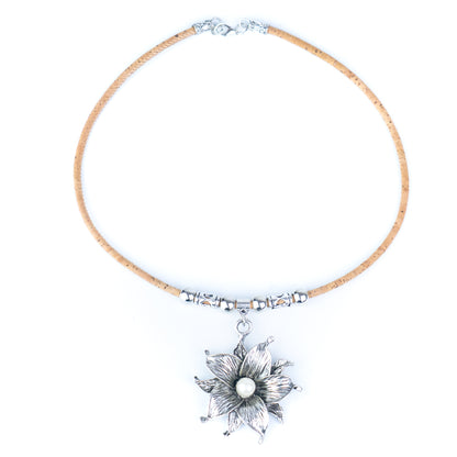 Natural Cork Flower Necklace with Pearl Accent – Handmade Portuguese Jewelry NE-1088-5