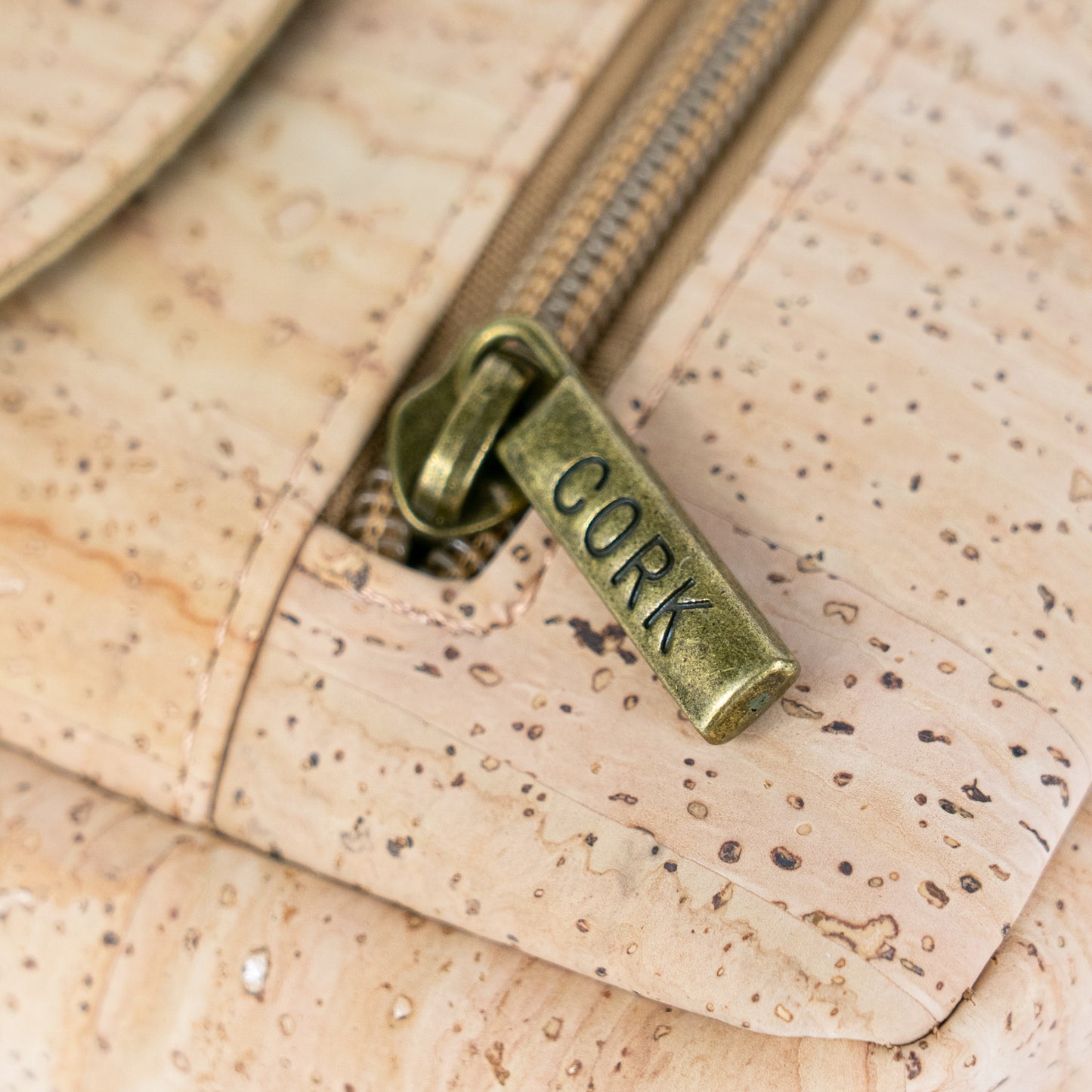 Natural Cork Crossbody Phone Bag with Vintage Turn Lock – BAG-2359